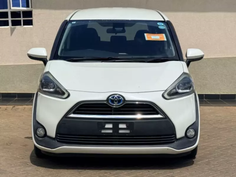 Toyota Sienta Hybrid    - 2018