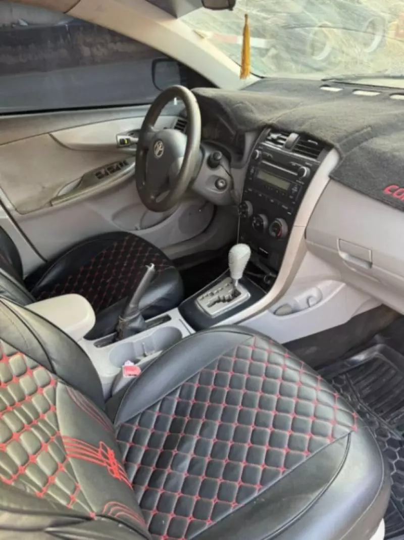 Toyota Corolla   - 2010