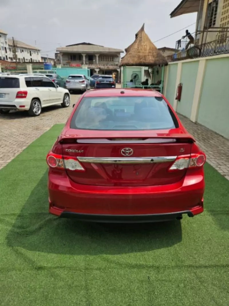 TOYOTA Corolla - 2011