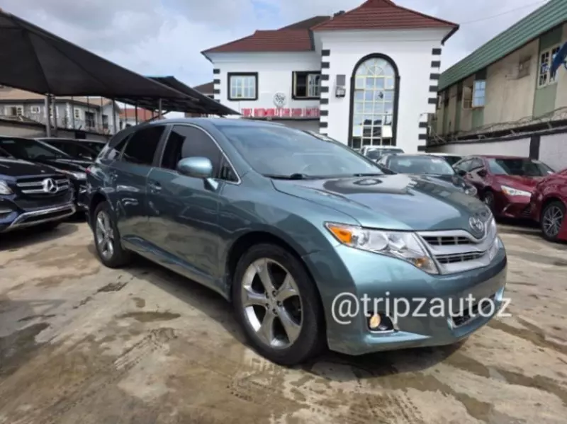 Toyota Venza   - 2010