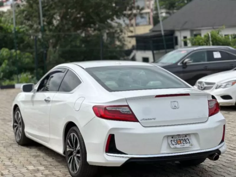 Honda Accord   - 2016