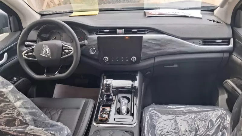 Nissan Rich 6   - 2026