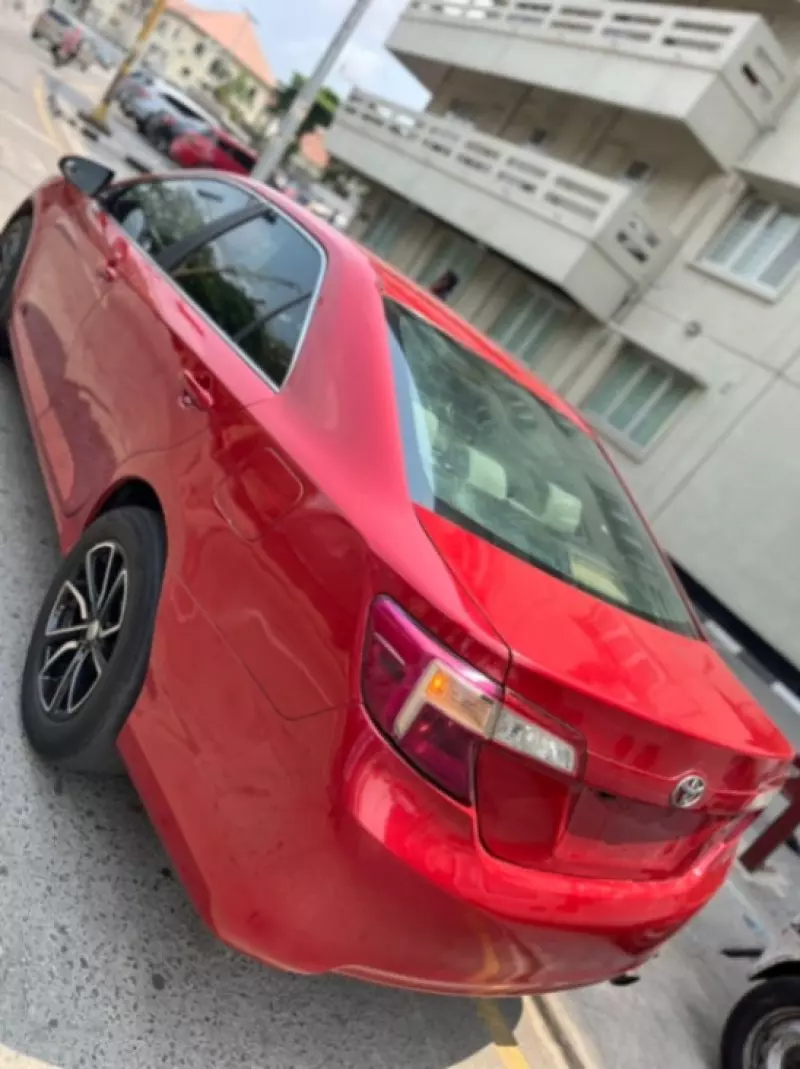 Toyota Camry   - 2013