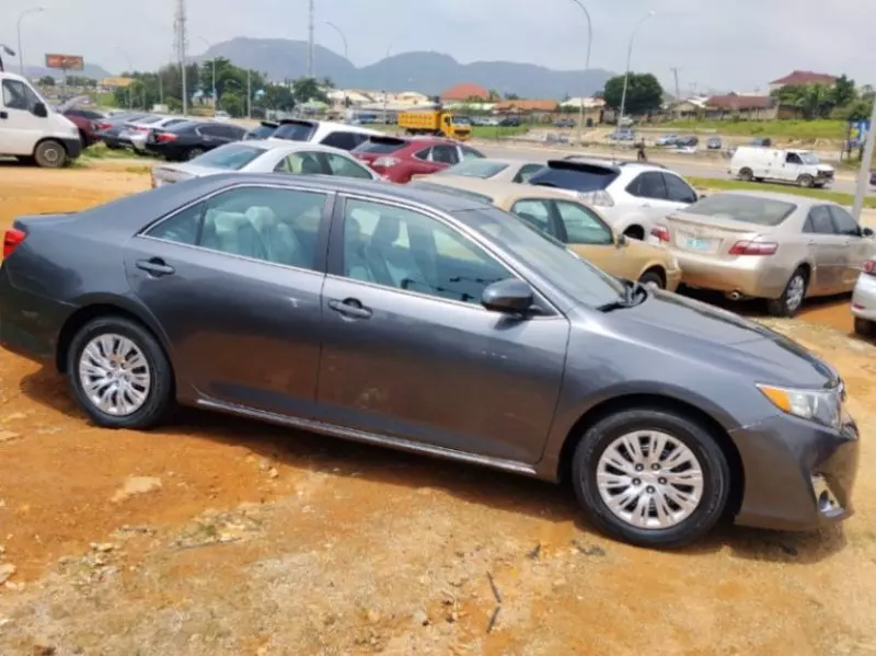 TOYOTA Camry   - 2012