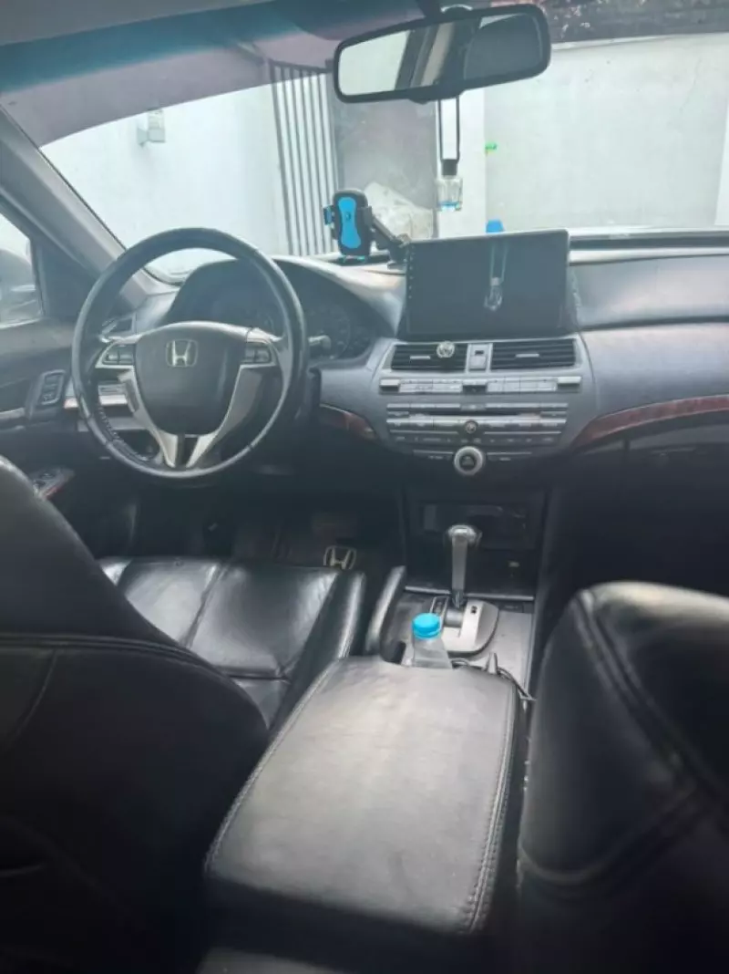 Honda Crosstour - 2010