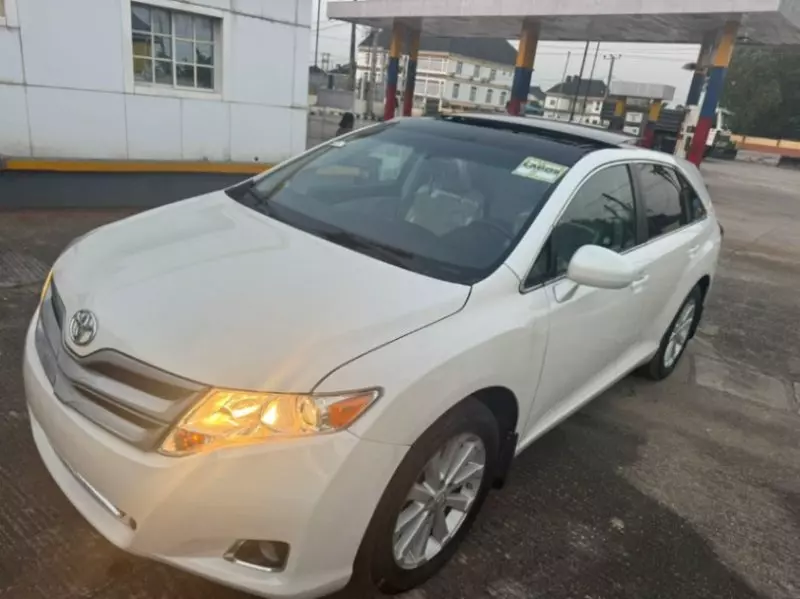 Toyota Venza   - 2011