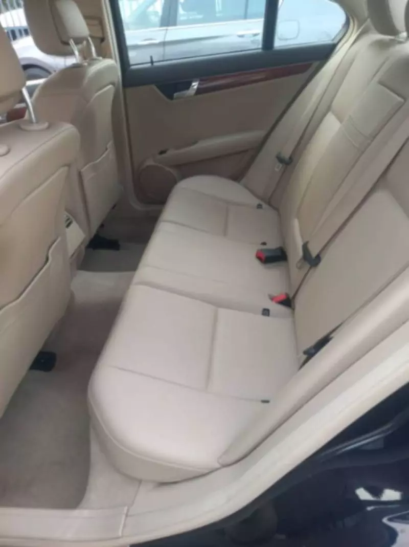 Mercedes-Benz C 300   - 2011