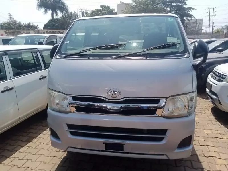 Toyota Hiace   - 2014