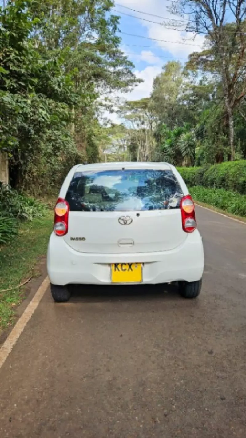 TOYOTA Passo   - 2012