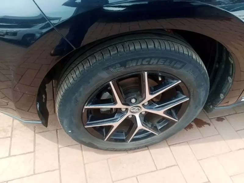 Toyota Harrier   - 2016
