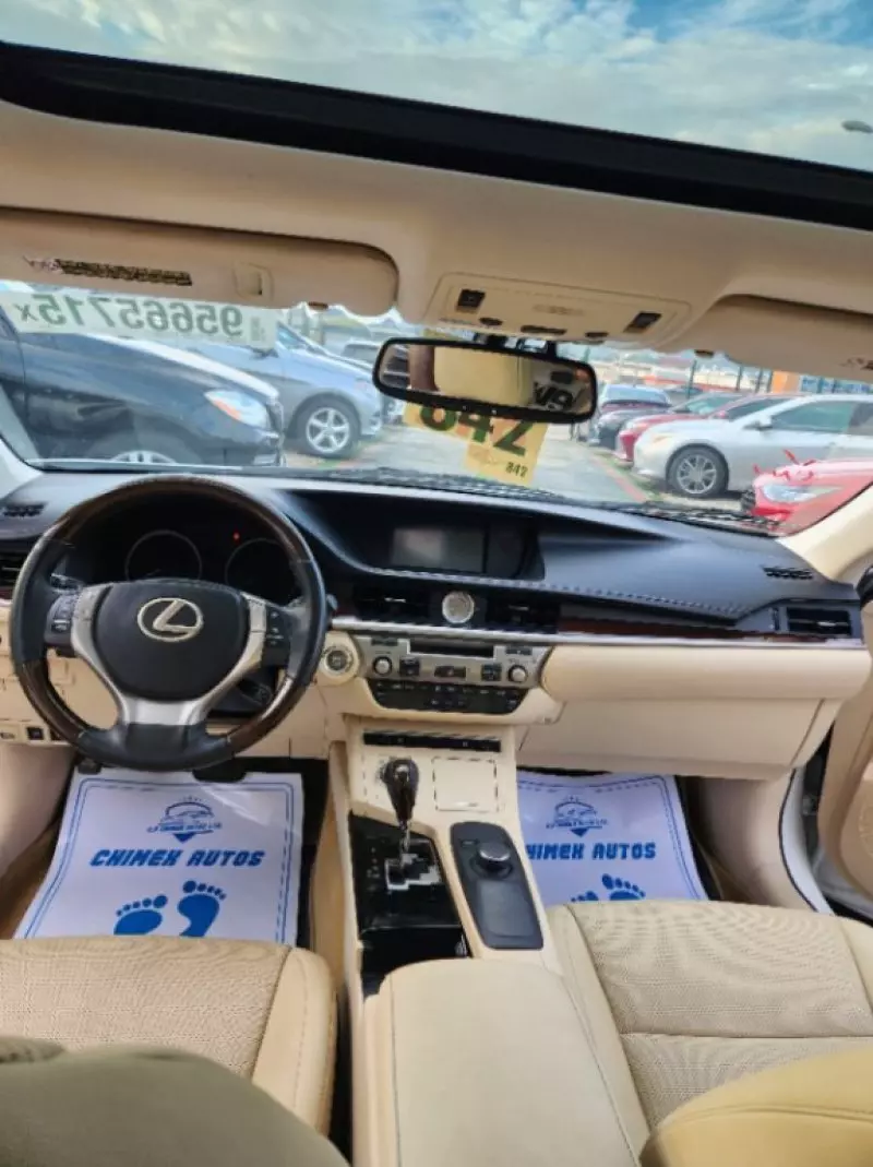 Lexus ES   - 2014