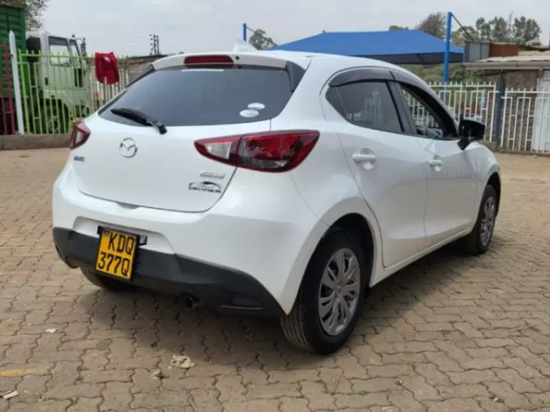 Mazda Demio   - 2017