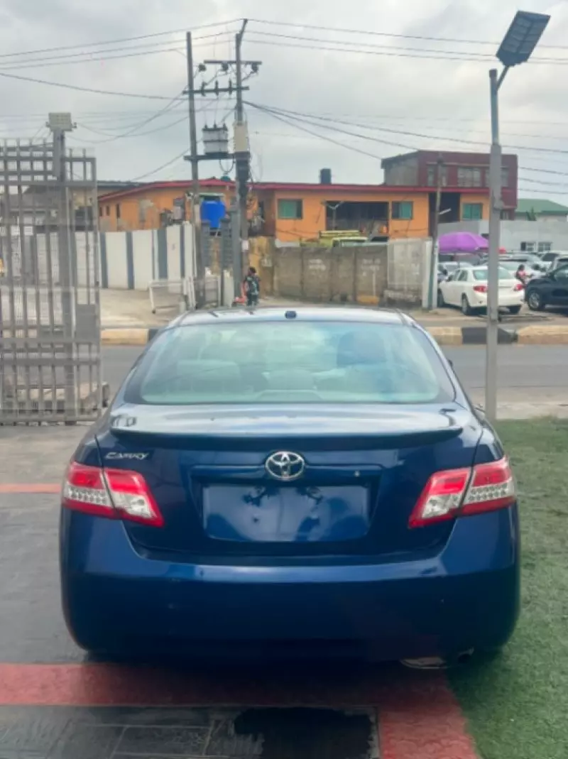 TOYOTA Camry   - 2010