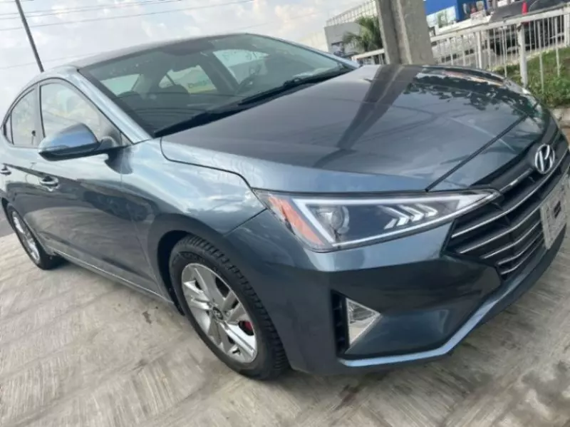 Hyundai Elantra   - 2018