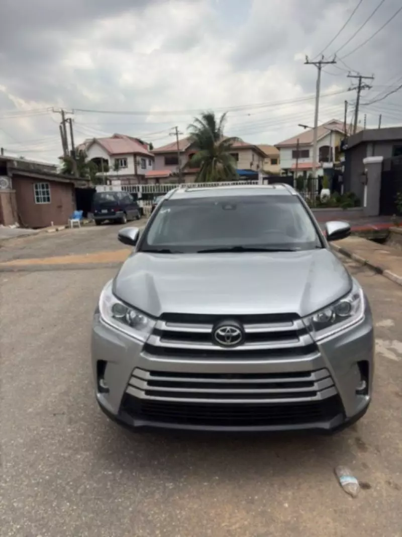 Toyota Highlander   - 2019