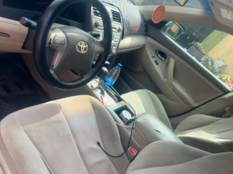 TOYOTA Camry   - 2010