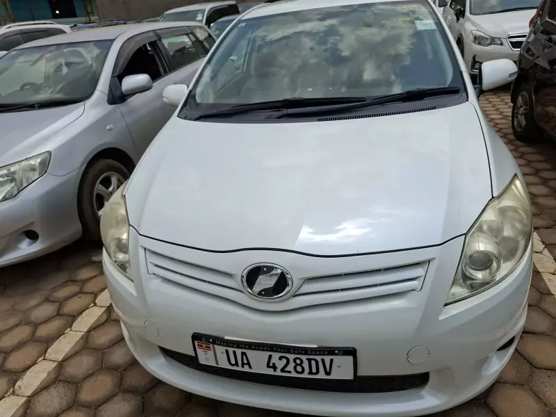 Toyota Auris   - 2012