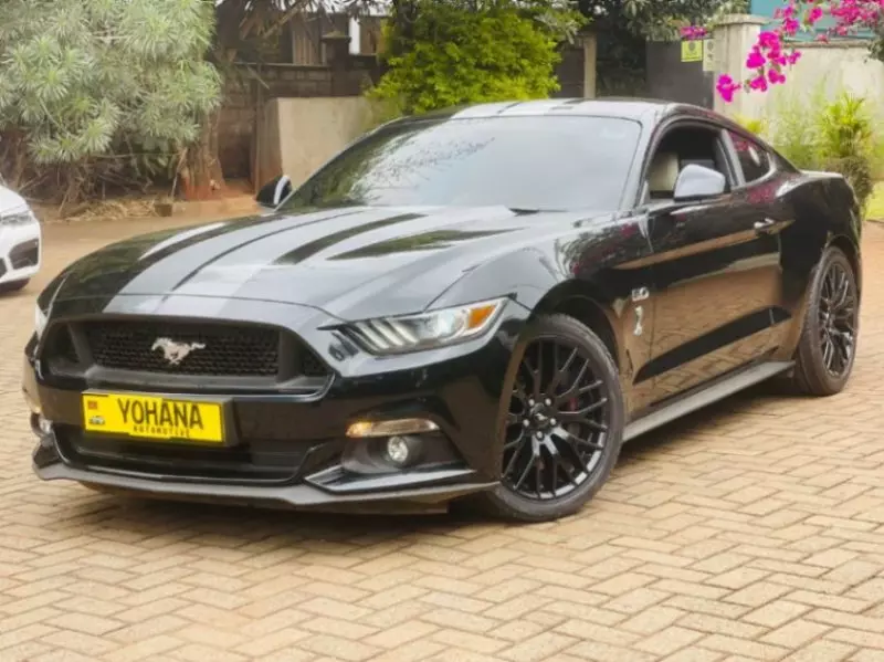 Ford Mustang   - 2017