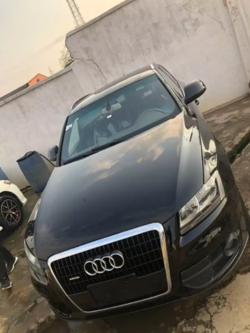 Audi Q5   - 2011