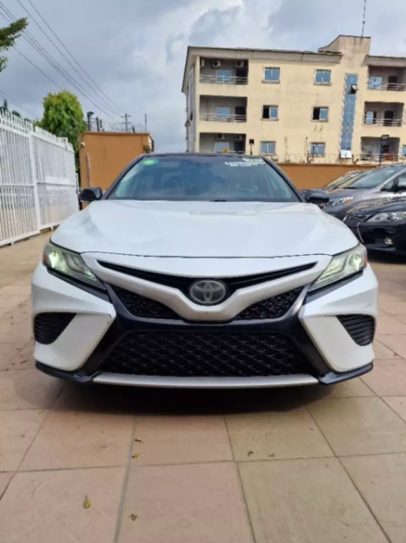 Toyota Camry   - 2019