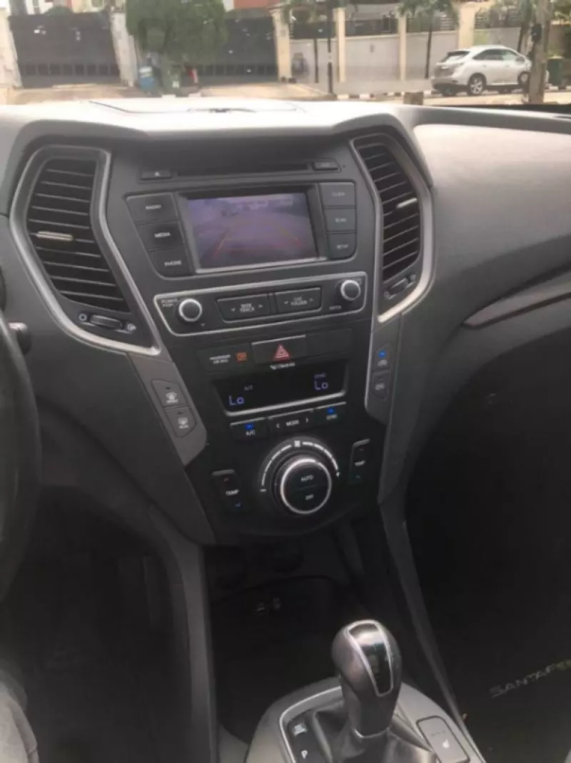 Hyundai Santa Fe - 2017