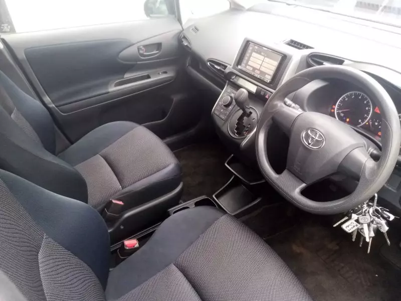 Toyota Wish   - 2012