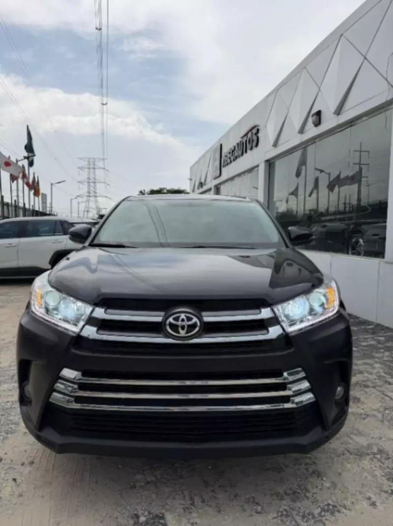 Toyota Highlander   - 2015