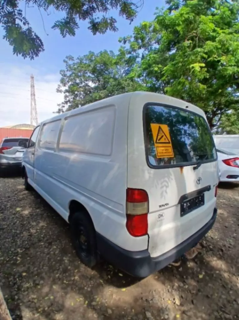 TOYOTA Hiace   - 2008