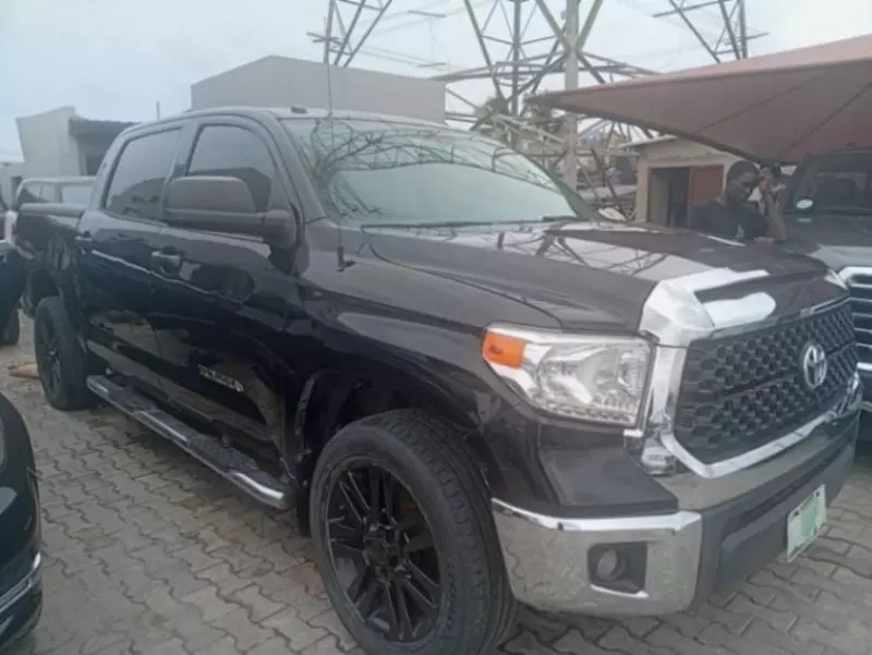 TOYOTA Tundra - 2013