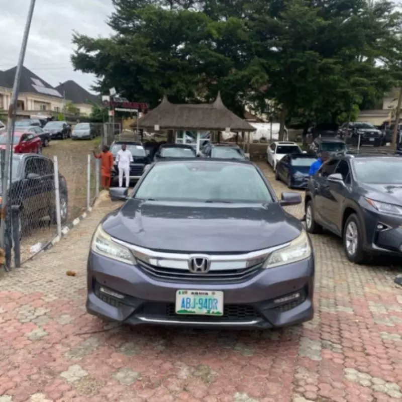 Honda Accord   - 2017