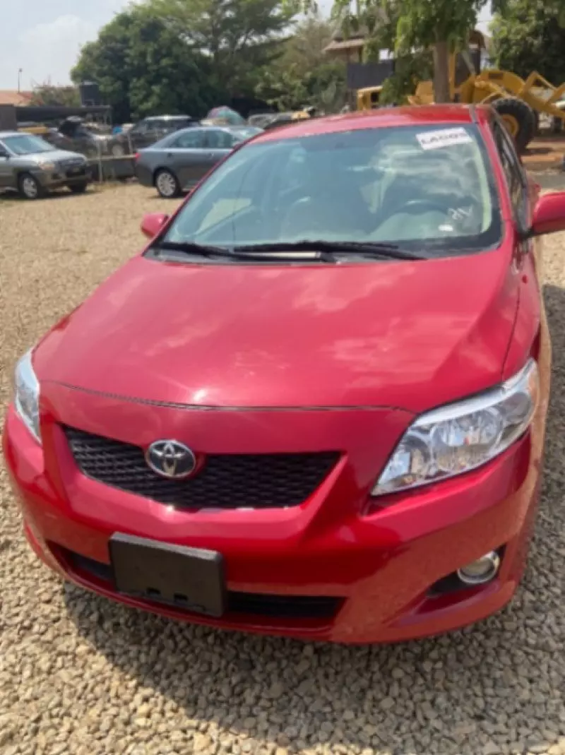 Toyota Corolla   - 2009