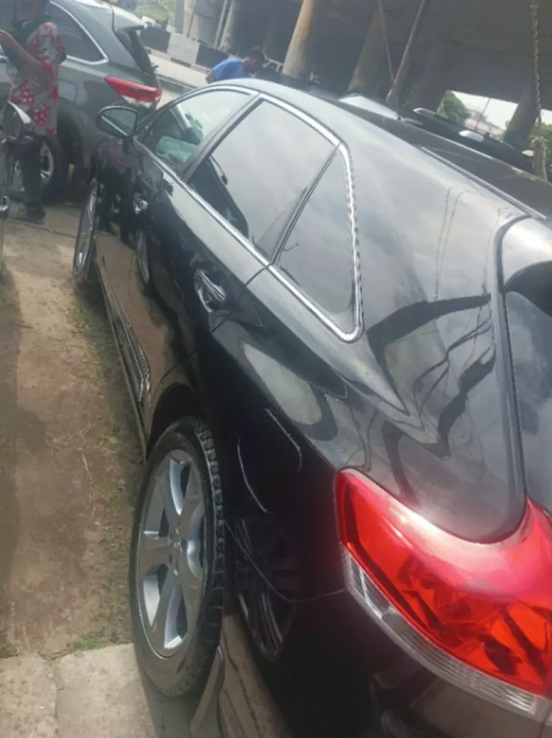 Toyota Venza   - 2012