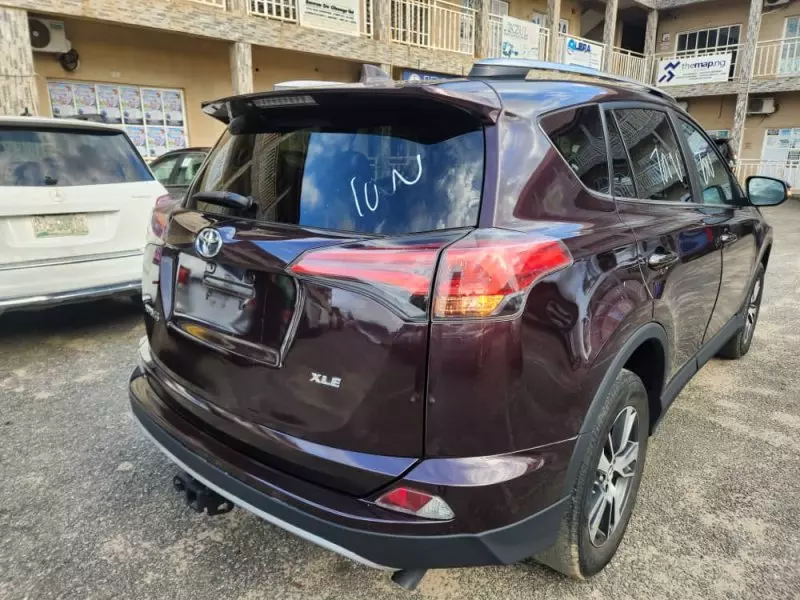 TOYOTA RAV4   - 2018