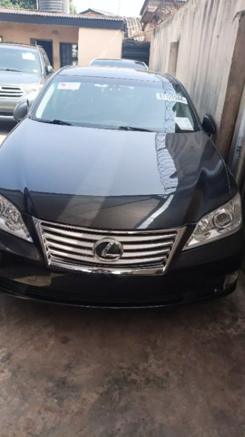 Lexus ES 350   - 2010