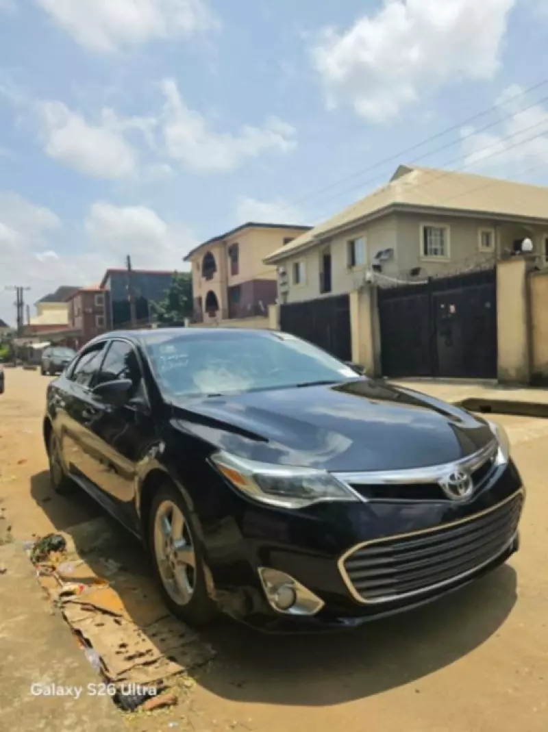 TOYOTA Avalon - 2015