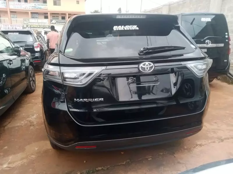 Toyota Harrier   - 2016