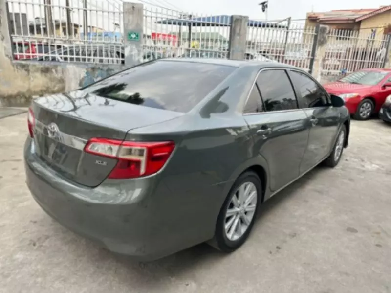 Toyota Camry   - 2013