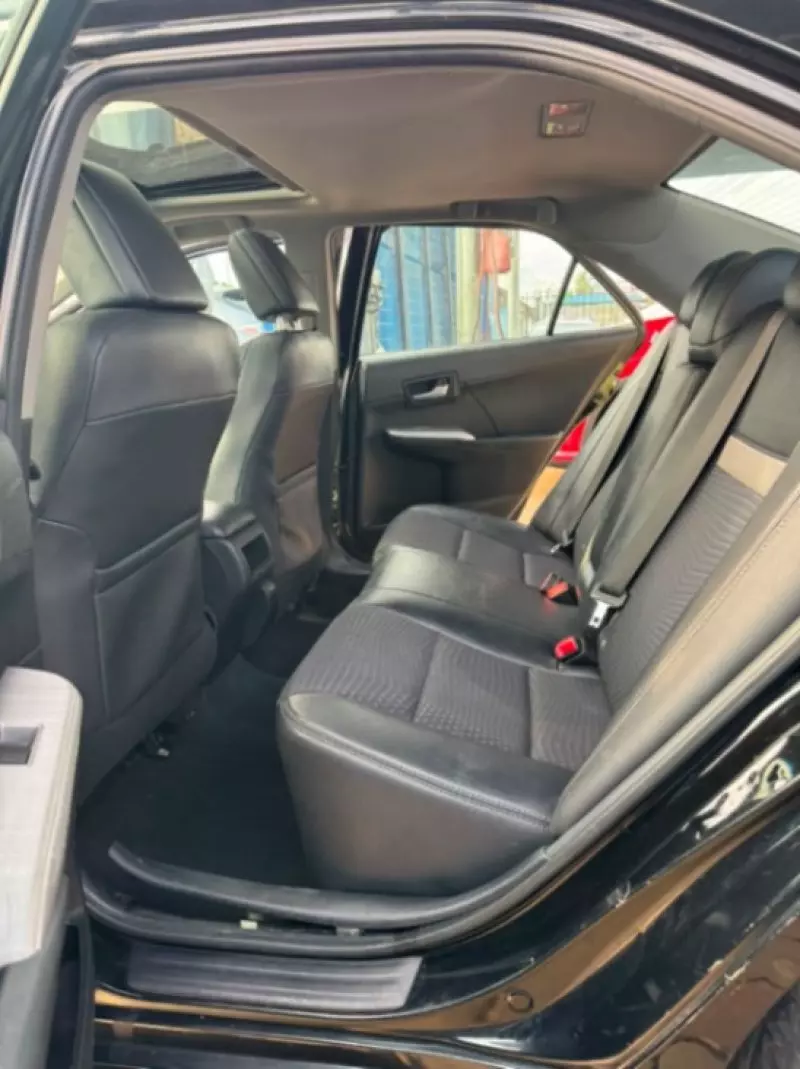 Toyota Camry   - 2012