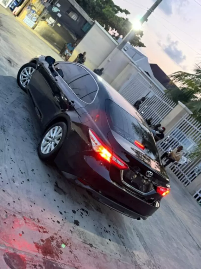 Toyota Camry   - 2018