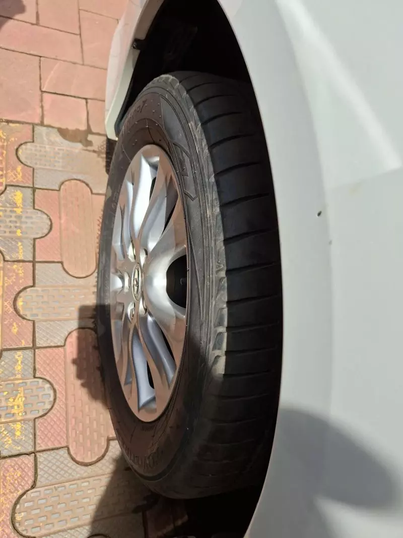 TOYOTA Noah   - 2012