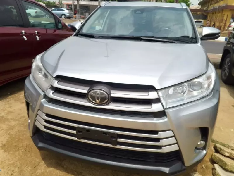 Toyota Highlander   - 2018