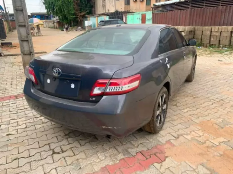 TOYOTA Camry - 2011