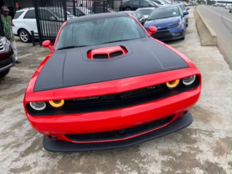 Dodge Challenger   - 2020
