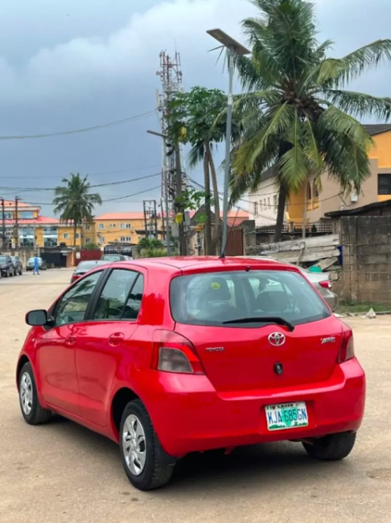 TOYOTA Yaris - 2007