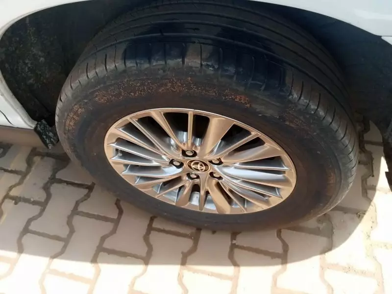 Toyota Harrier   - 2012