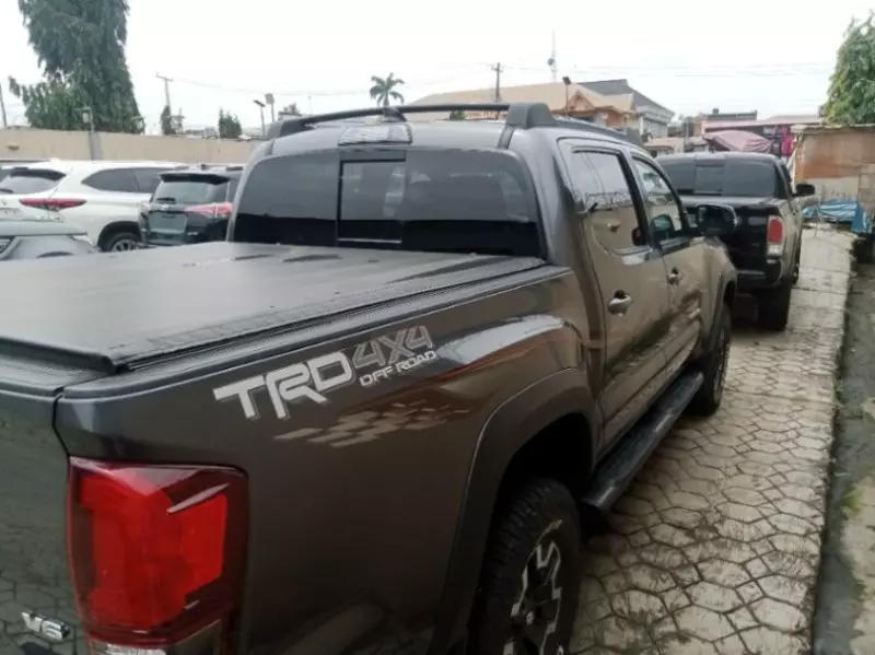 Toyota Tacoma   - 2019