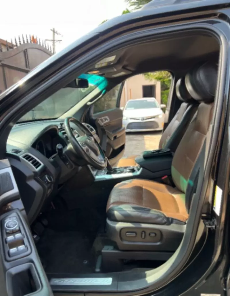 Ford Explorer   - 2014