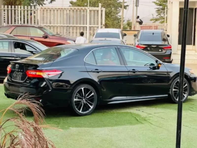 Toyota Camry   - 2018
