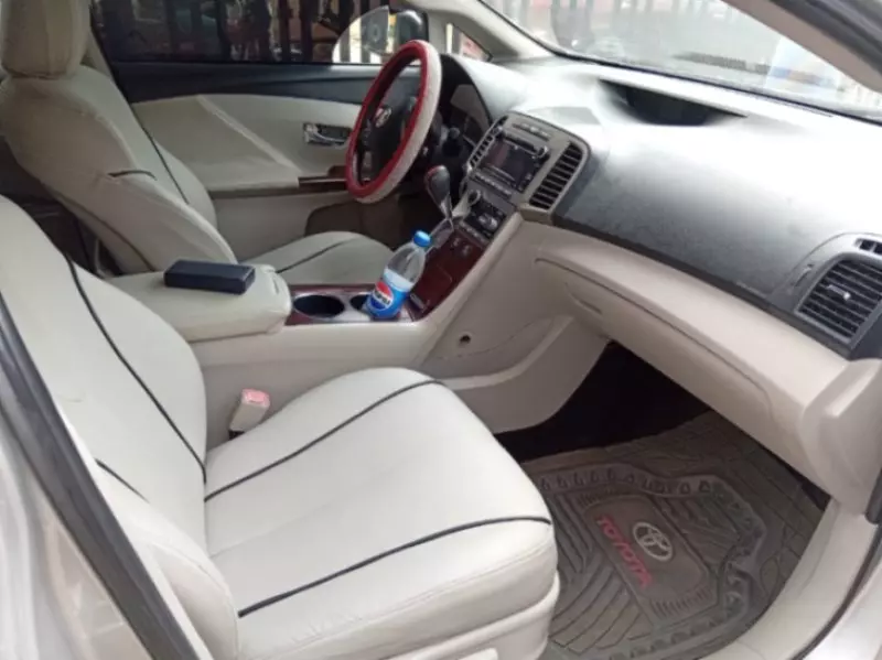 Toyota Venza   - 2011