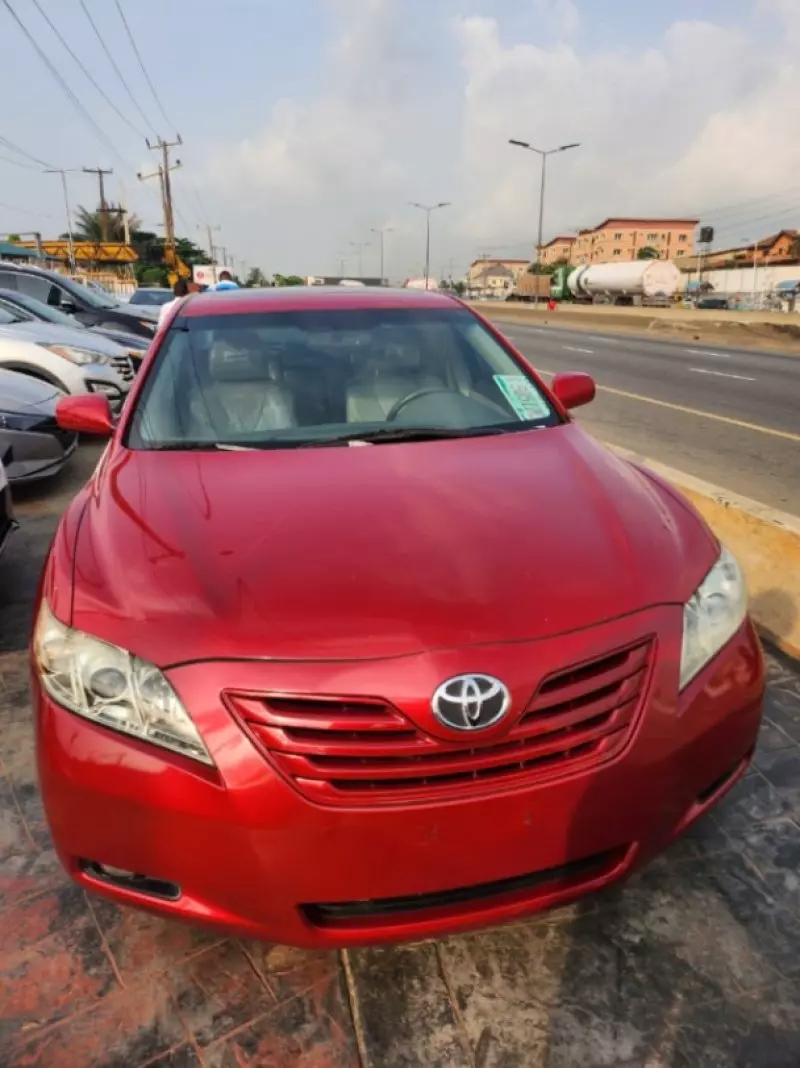 Toyota Camry   - 2009